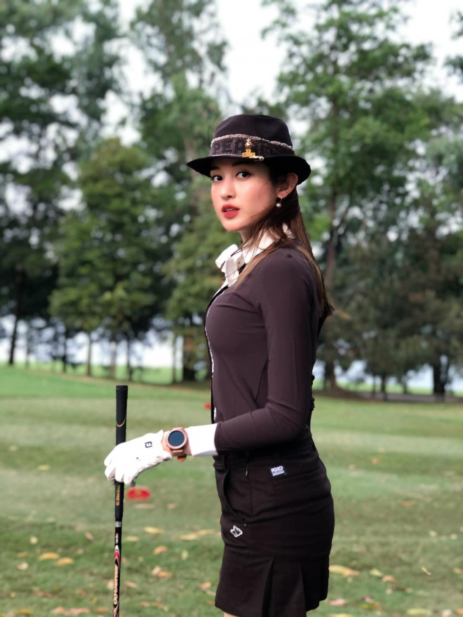 Thời trang đánh golf năng động mà vẫn quyến rũ của dàn Hoa hậu, Á hậu Việt - 9