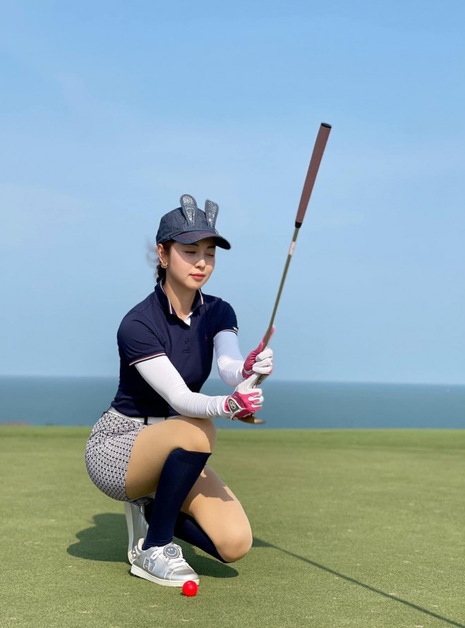 Thời trang đánh golf năng động mà vẫn quyến rũ của dàn Hoa hậu, Á hậu Việt - 10