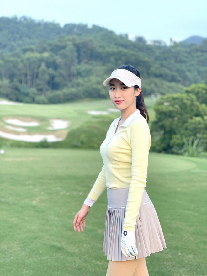 Thời trang đánh golf năng động mà vẫn quyến rũ của dàn Hoa hậu, Á hậu Việt - 13