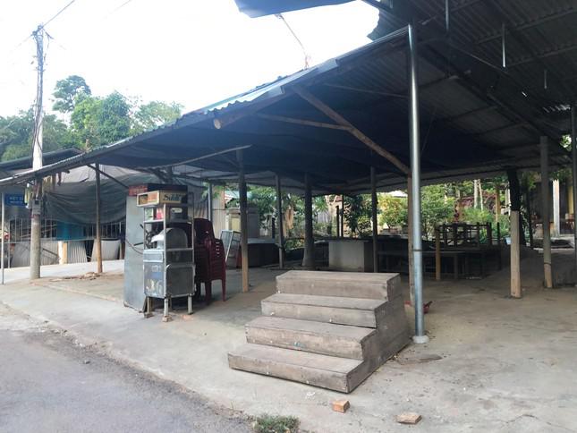 Hàng quán cạnh các điểm tham quan di tích phải ngưng hoạt động vì ế khách