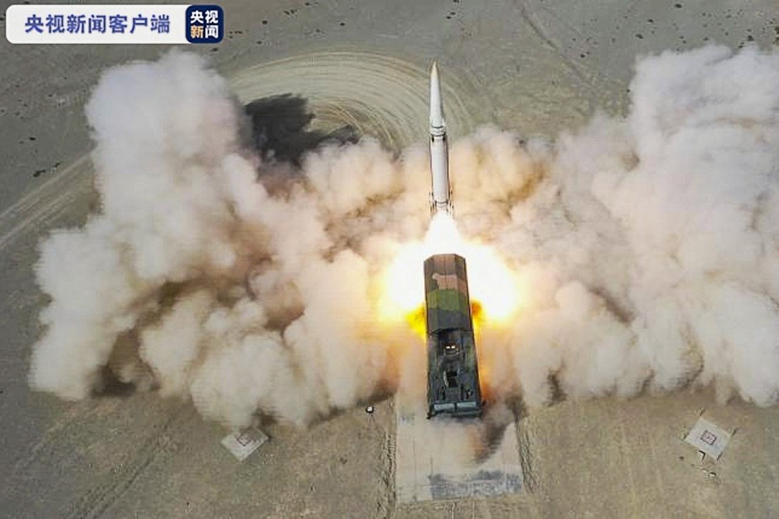 Hình ảnh về cuộc tập trận phóng tên lửa được phát trên CCTV. Ảnh: CCTV