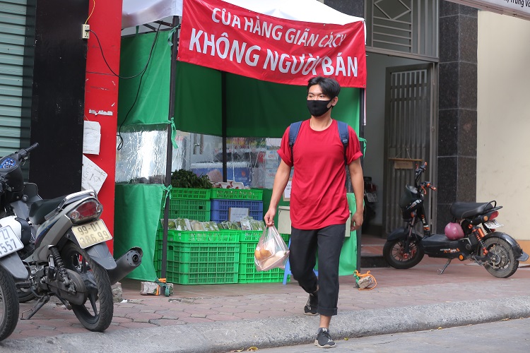 Hiện "Cửa hàng giãn cách không người bán" chủ yếu là để giúp đỡ người dân, không quan tâm đến doanh thu và lợi nhuận.