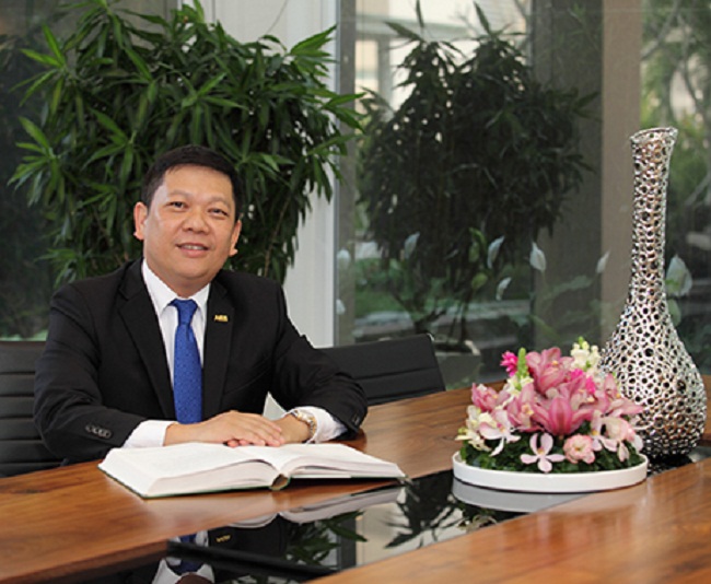 Ông Đỗ Minh Toàn cùng các thành viên ban Tổng giám đốc ngân hàng ACB có mức thu nhập trung bình mỗi tháng hơn 650 triệu đồng