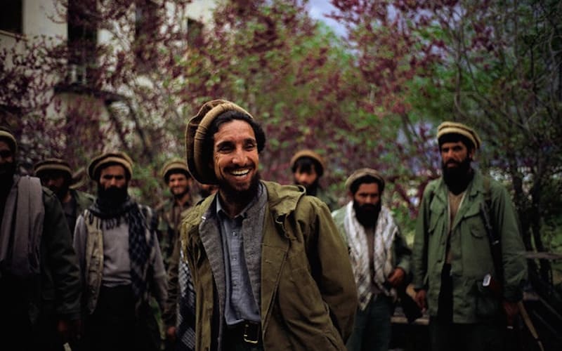 Ahmad Shah Massoud (giữa ảnh), chiến binh chống Taliban nổi tiếng nhất ở Afghanistan. Ảnh: Zera