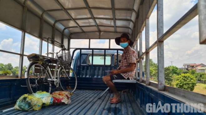 Trong thời gian qua, với tinh thần lá lành đùm lá rách, Sở GTVT Nghệ An đã bố trí hàng trăm lượt phương tiện chở hàng nghìn người và xe máy về các khu cách ly của các huyện. Việc này vừa giúp người dân đỡ vất vả, ngăn ngừa TNGT, vừa đảm bảo công tác phòng chống dịch.