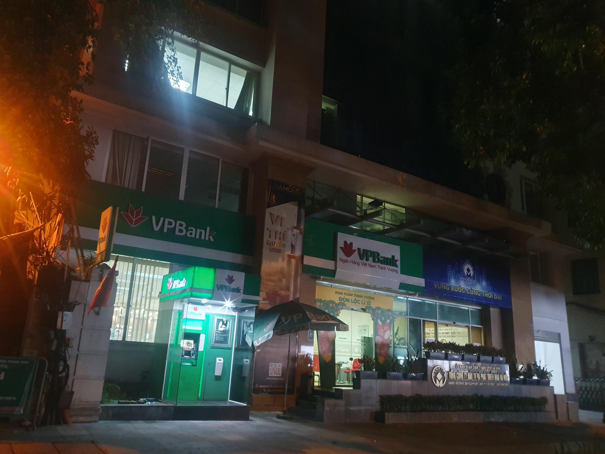 Ngân hàng Thương mại cổ phần Việt Nam Thịnh Vượng – Chi nhánh Sở giao dịch tại tầng 1 và tầng 3 số 34 phố Hai Bà Trưng, Tràng Tiền (Hoàn Kiếm, Hà Nội) bị xử phạt