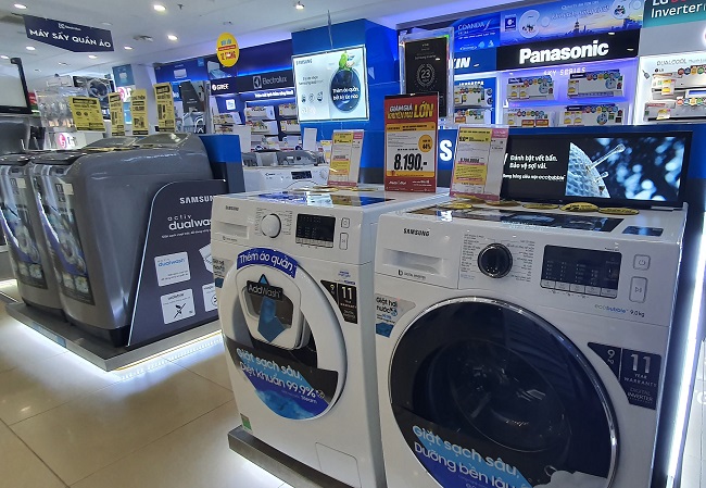 Nhiều siêu thị áp dụng giảm giá sâu đối với&nbsp;các sản phẩm máy giặt.