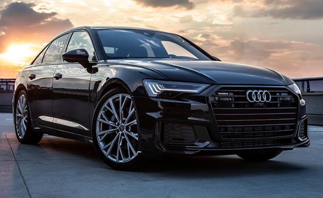 Cùng với đó, Audi A6 được trang bị nhiều tính năng an toàn tân tiến như: Hệ thống đèn pha điều chỉnh góc chiếu tự động có chức năng tự làm sạch và cảm biến mưa; kiểm soát hành trình và cảnh báo hạn chế tốc độ; hỗ trợ đỗ xe trực quan; hệ thống cảnh báo áp suất lốp; chống trộm điện tử; 7 túi khí…
