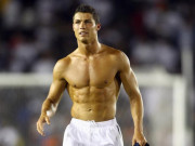 Bóng đá - Ronaldo lần 2 đến MU: Tập Gym đáng nể, cơ bắp cuồn cuộn &quot;muôn người khó địch&quot;