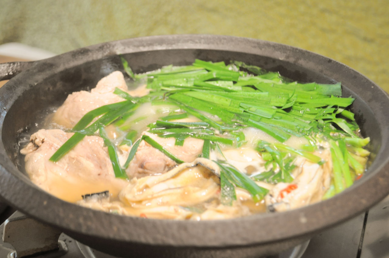 Cho mỳ udon vào nấu cùng là xong.