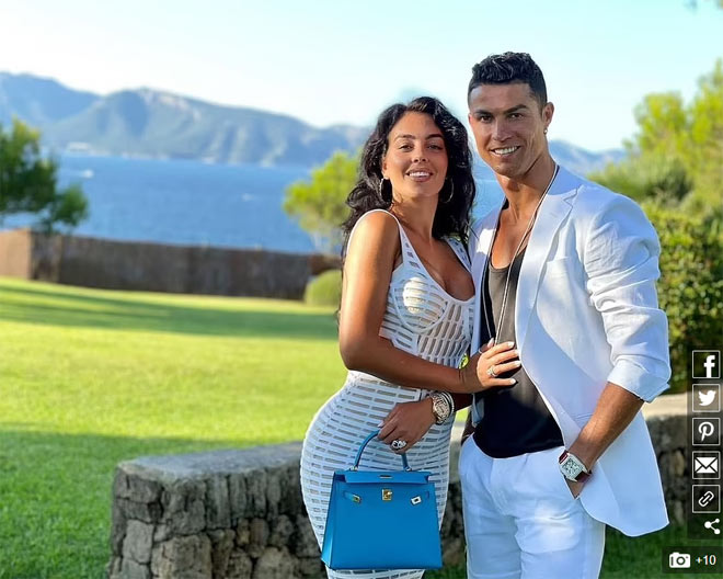 Ronaldo và bạn gái xinh đẹp Georgina Rodriguez đang ở tại căn hộ sang trọng do siêu sao này làm chủ ở Lisbon