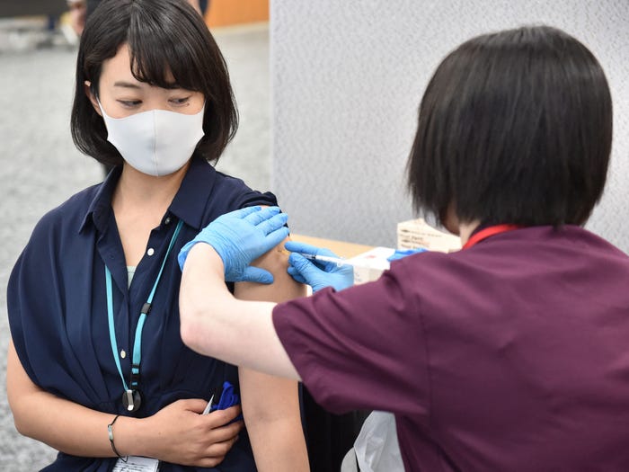 Nhật Bản đến nay đã ngừng&nbsp;dụng 2,63 triệu liều vaccine Moderna.