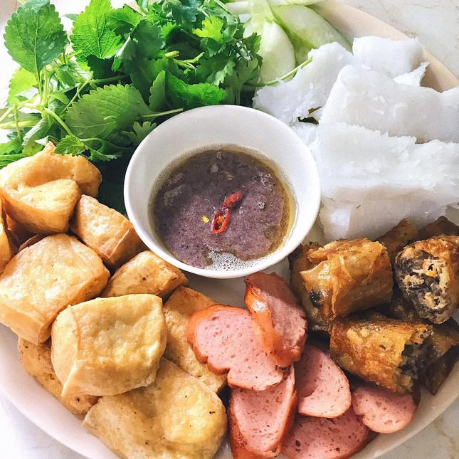 Bún đậu mắm tôm.