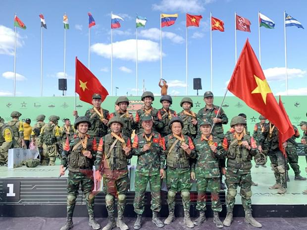 Các thành viên đội tuyển Công binh QĐND Việt Nam tại lễ trao giải cuộc thi Lộ trình an toàn trong khuôn khổ Army Games 2021. Nguồn: QDND.VN