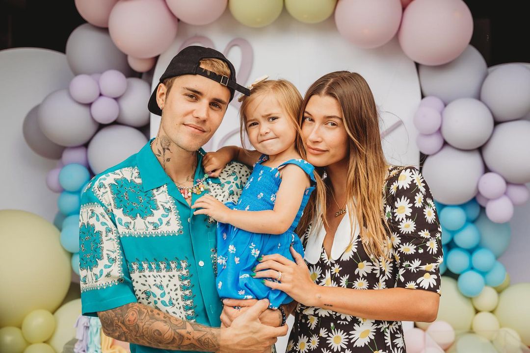 Hailey và Justin Bieber chọn trang phục đôi như thế nào? - 1