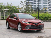 Tin tức ô tô - Đại lý giảm giá 40 triệu đồng cho cả hai phiên bản Toyota Camry