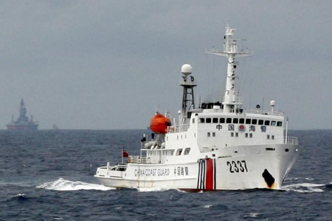 Tàu hải cảnh Trung Quốc tuần tra trên Biển Đông hồi tháng 7-2019. Ảnh: REUTERS