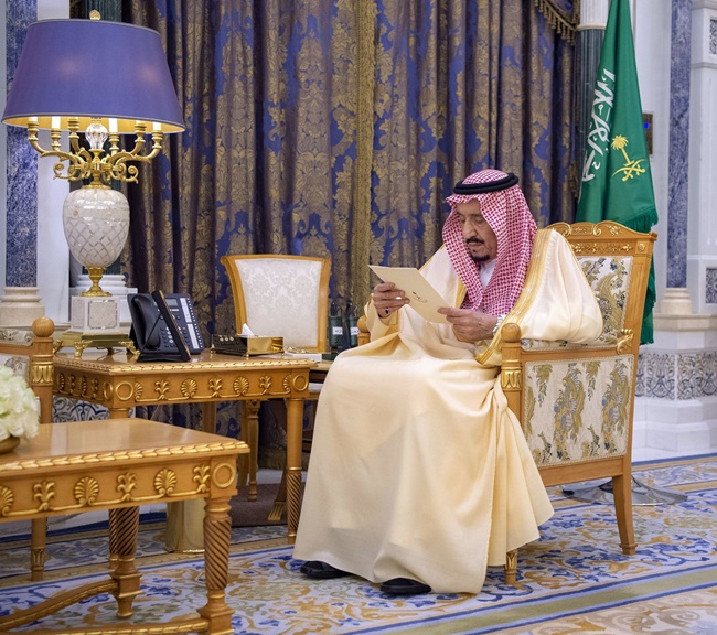 Năm 2015, Quốc vương Saudi Arabia từng gây ồn ào với kỳ nghỉ mùa hè đắt đỏ. Theo đó, vua đã mời 1000 người tham dự kỳ nghỉ dưỡng 3 tuần ở Pháp.&nbsp;
