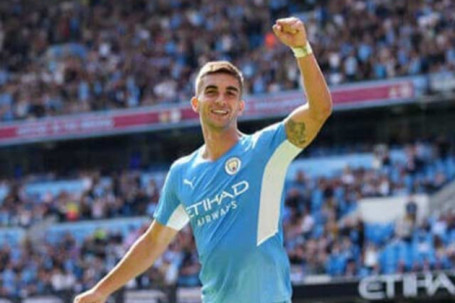 Man City hụt Kane, vẫn chê Ronaldo vì đã có "Fernando Torres mới"