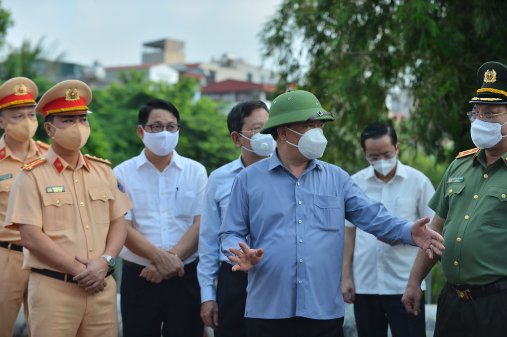 Tại cuộc thị sát, Bí thư Thành uỷ Hà Nội đánh giá chốt kiểm dịch trên sẽ rất áp lực vì lưu lượng phương tiện đông, đây có thể coi là một trong những chốt kiểm dịch có số lượng xe lưu thông qua đông nhất của Thủ đô. Ông Dũng đề nghị các cán bộ, chiến sĩ tại chốt sớm triển khai phương án mở lối để các xe không đủ điều kiện tiếp tục lưu thông quay đầu tránh gây ùn tắc.