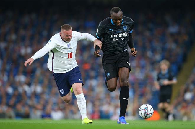 Rooney có màn đua tốc độ với Bolt