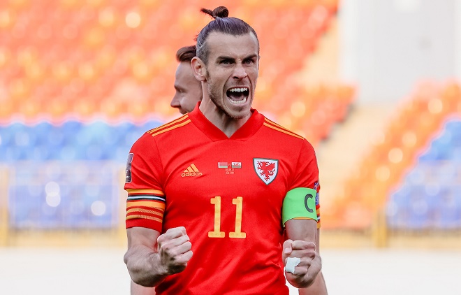 Bale tỏa sáng với cú hat-trick