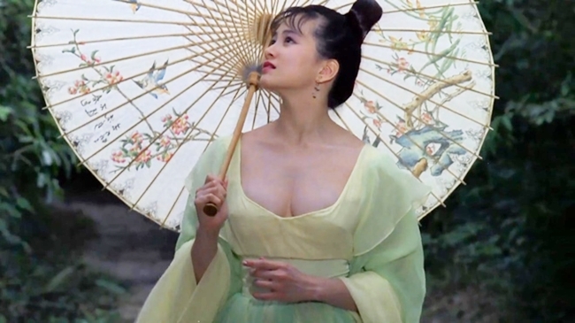 Hitomi Kudo gây ấn tượng không kém Diệp Tử My khi tham gia Liêu trai diễm đàm (1990).
