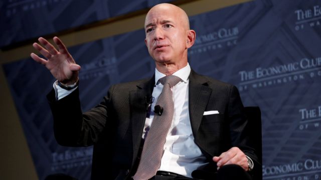 Tỷ phú Mỹ Jeff Bezos. Ảnh: Reuters