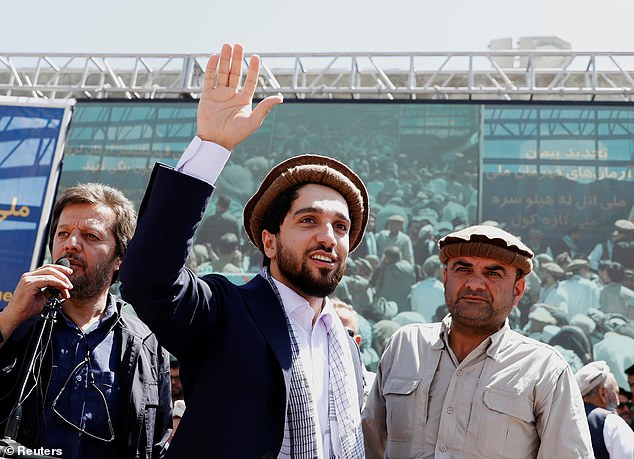 Thủ lĩnh phe kháng chiến, Ahmad Massoud được cho là đã rời Afghanistan.