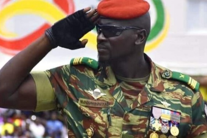 Đại tá&nbsp;Mamadi Doumbouya, chỉ huy quân đảo chính Guinea.