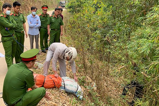 Quàng Văn Thương thực nghiệm điều tra tại hồ bản Muông