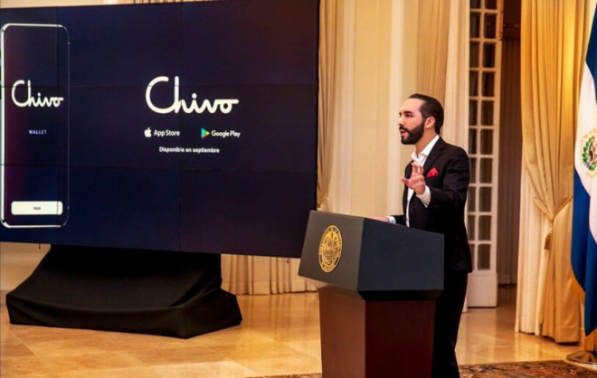 Tổng thống của El Salvador, Nayib Bukele, giới thiệu ví điện tử Chivo. Ảnh: Twitter chính thức của Văn phòng Tổng thống El&nbsp;