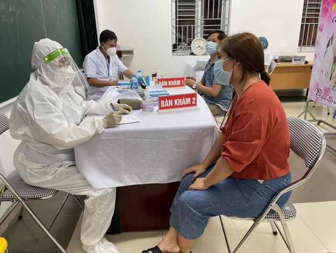 3.000 cán bộ y tế hỗ trợ Hà Nội tiêm vaccine, xét nghiệm COVID-19 - 1