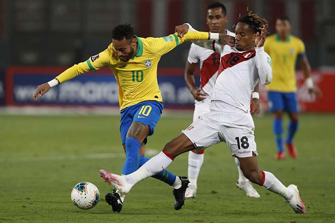 Neymar (áo vàng) đang có phong độ cao ở vòng loại World Cup 2022 khu vực Nam Mỹ