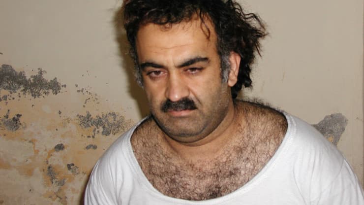 Khalid Sheikh Mohammed bị Mỹ bắt sống ở Pakistan năm 2003.