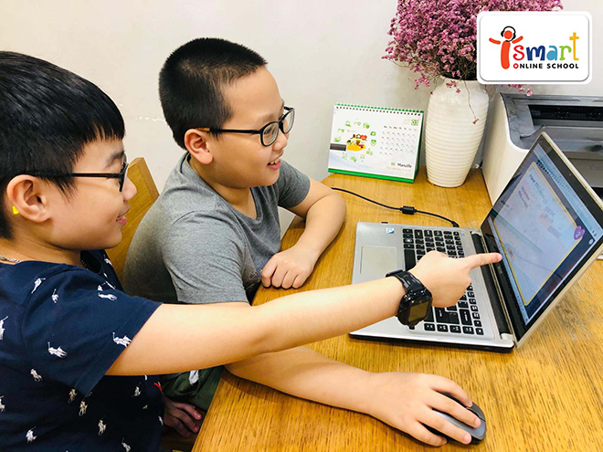 Học sinh hào hứng với bài giảng.