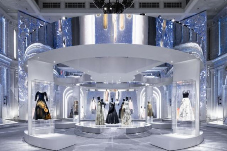 Những “thiết kế giấc mơ” của Dior được trưng bày lộng lẫy trước công chúng