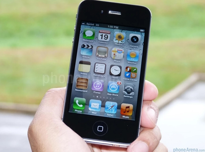 iPhone 4s là chiếc iPhone đầu tiên tích hợp Siri.