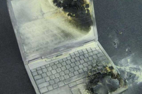 Học trực tuyến: Một số lưu ý khi sử dụng laptop để đề phòng cháy nổ