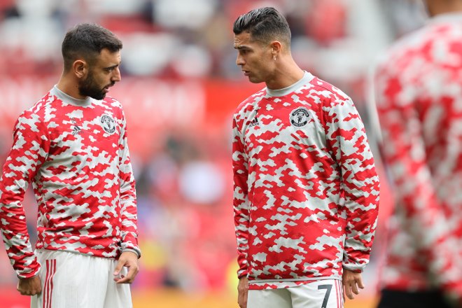 Ronaldo đá chính trận ra mắt MU, 76.000 fan &#34;nhuộm đỏ&#34; Old Trafford - 2