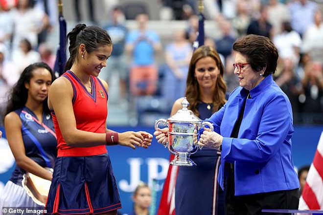 Mỹ nhân 18 tuổi Raducanu vô địch US Open, nói gì khi lập mưa kỷ lục đáng nể? - 3