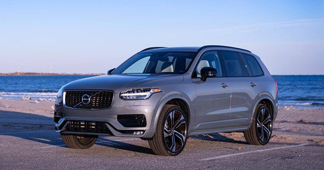 Volvo XC90 có giá bán chính hãng tại Việt Nam từ 4 tỷ đồng.