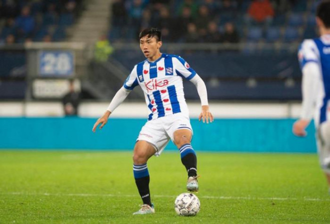 Đoàn Văn Hậu từng thi đấu cho CLB Heenrenveen của Hà Lan theo dạng cho mượn