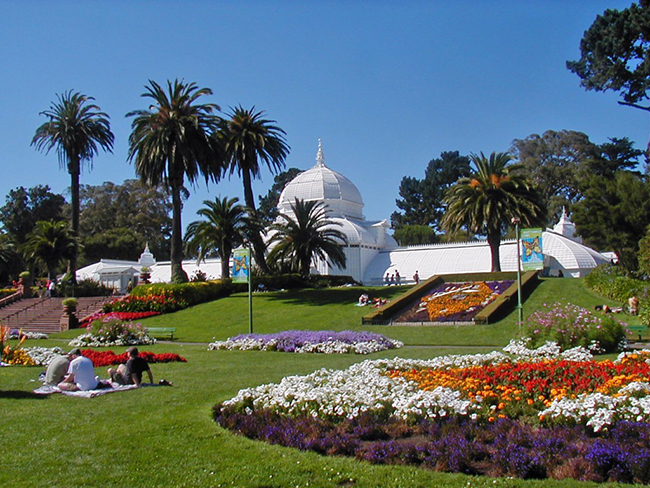 Công viên Cổng Vàng, San Francisco, Mỹ: Đây là một trong những trung tâm văn hóa quan trọng nhất của San Francisco. Đây là nơi tổ chức tất cả mọi thứ, từ lễ hội âm nhạc đến khu vườn Nhật Bản và mang đến cho thành phố bận rộn này một nơi thư giãn hoàn hảo.

