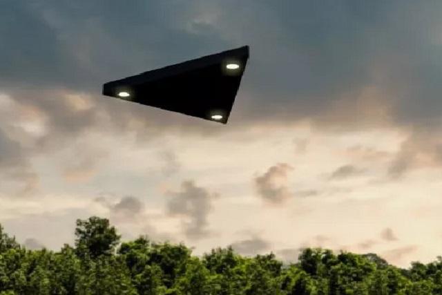 Có tới 13.500 người tuyên bố đã nhìn thấy UFO ​​hình tam giác màu đen bay thấp và im lặng ở Bỉ trong 5 tháng.