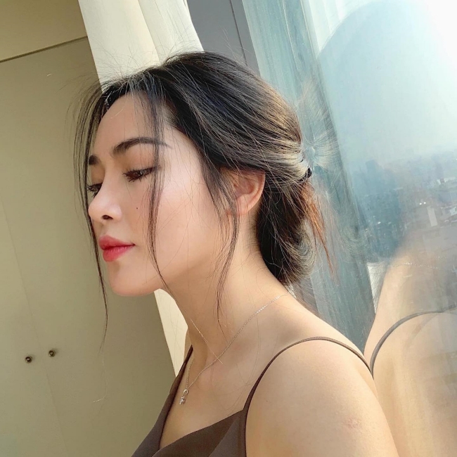 Hot girl Nam Định hài lòng với diện mạo đang có. Bên cạnh đó, cô cũng cố gắng chăm sóc bản thân để duy trì vẻ đẹp&nbsp;ngoại hình.&nbsp;
