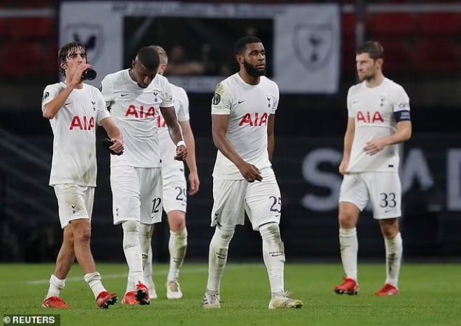 Tottenham vất vả giành 1 điểm trên đất Pháp