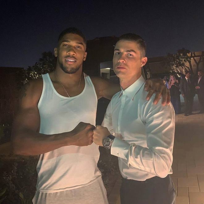 "Quyền vương" boxing Anthony Joshua khen Ronaldo là nhân tài "tỷ người mới có một"