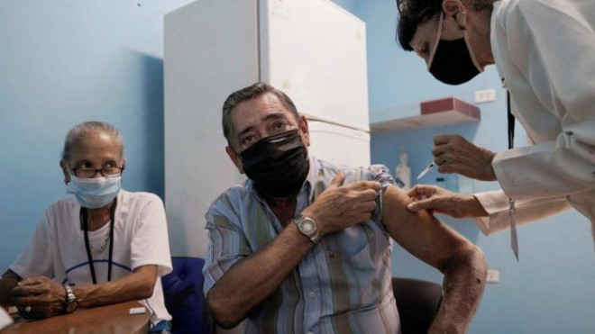 Vaccine Abdala là một trong hai loại thuốc chủng ngừa Covid-19 do Cuba tự sản xuất và sử dụng cho chiến lược tiêm chủng quốc gia. Ảnh - Reuters