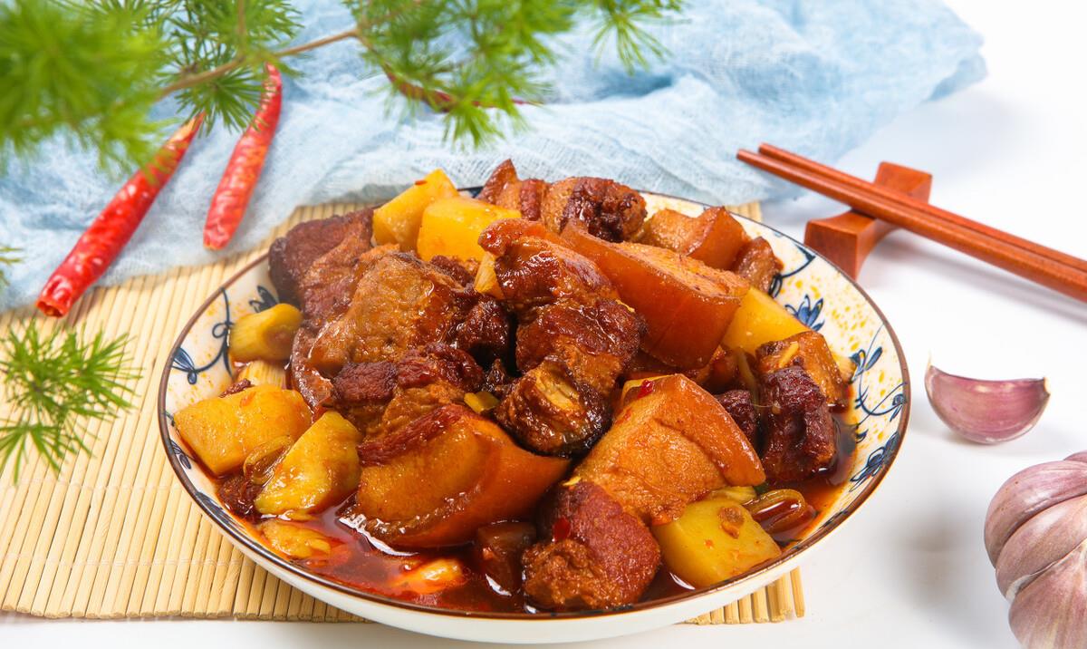 Sử dụng 3 nguyên liệu này khi kho thịt lợn chẳng trách thịt vừa dai vừa mất vị - 1